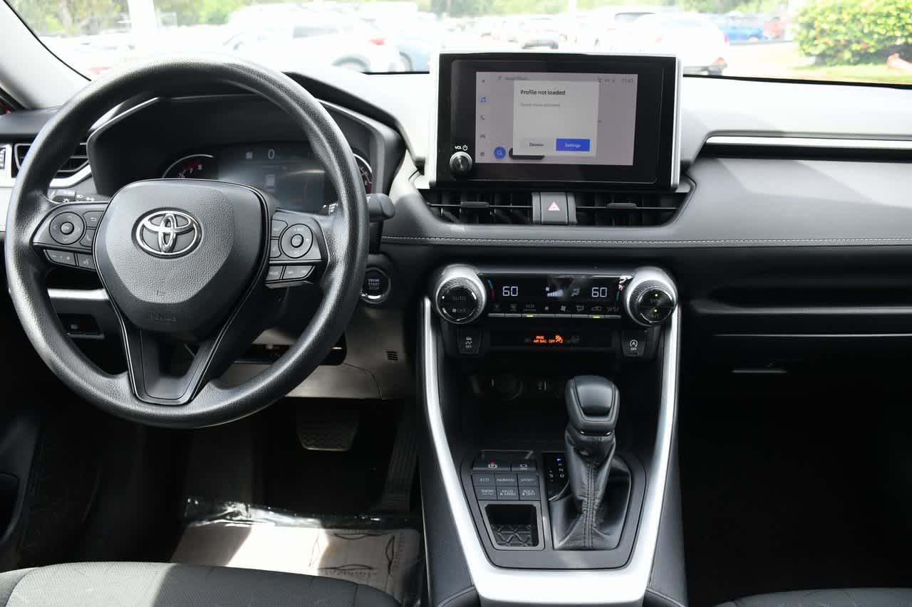 2023 Toyota RAV4 XLE 12