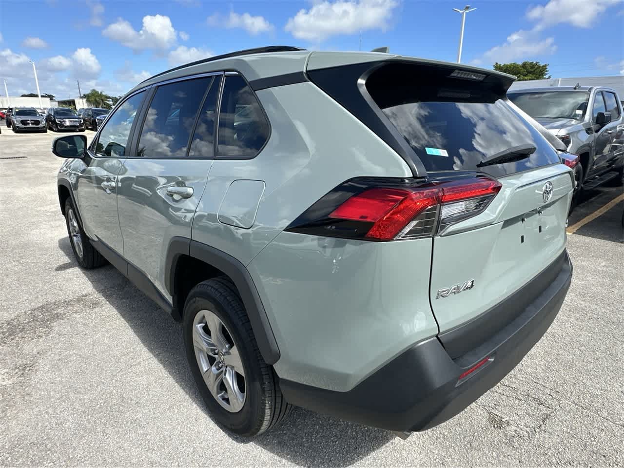 2023 Toyota RAV4 XLE 7