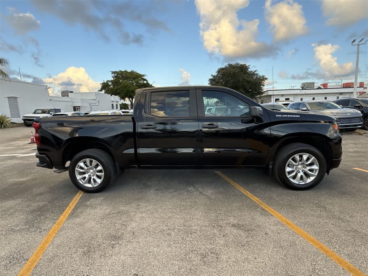 2023 Chevrolet Silverado 1500 Custom 2WD Crew Cab 147 10