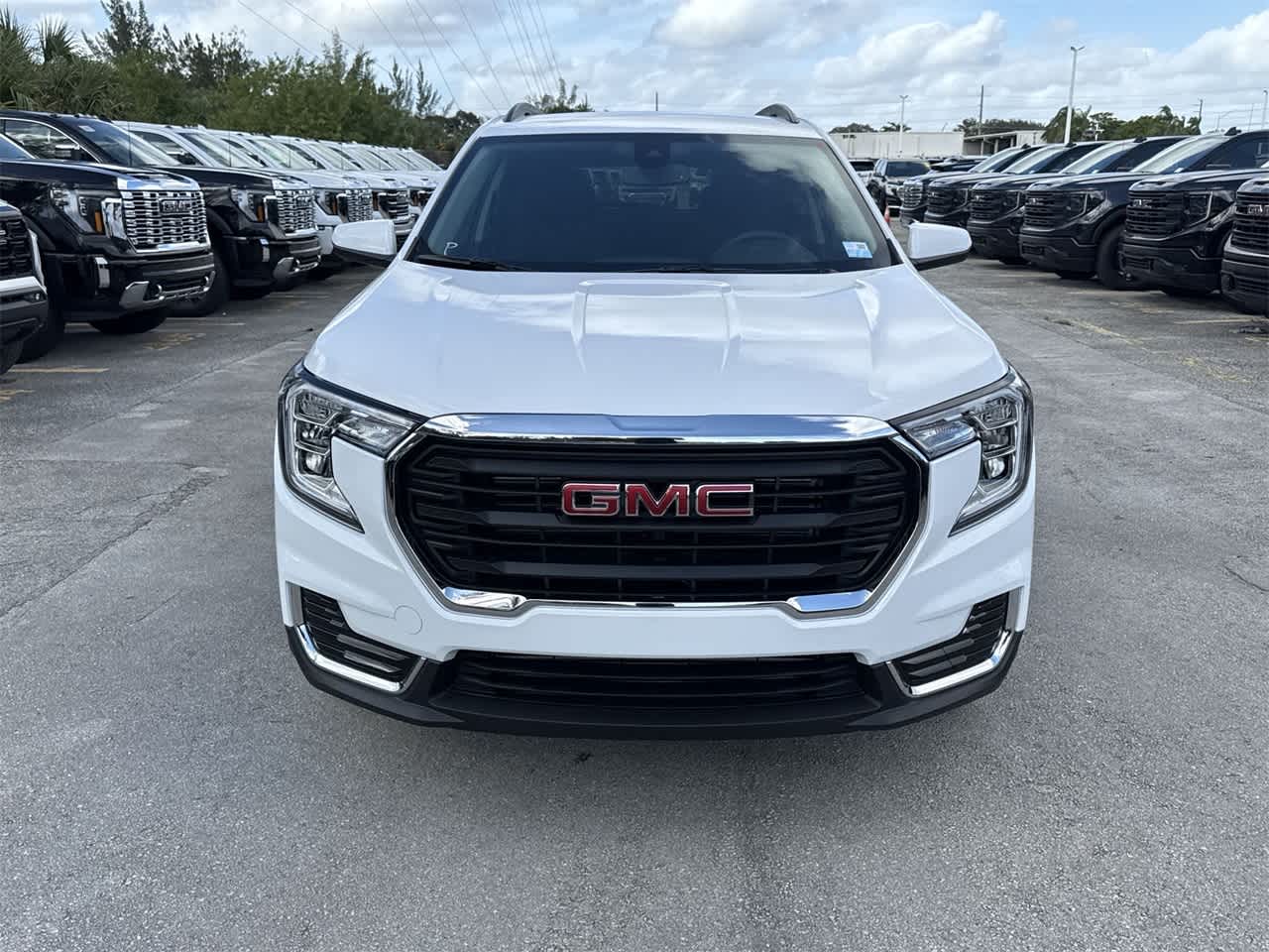 2024 GMC Terrain SLE 2