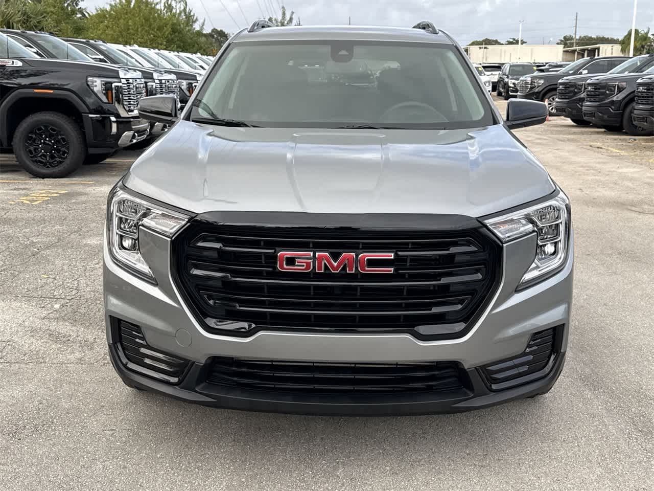 2024 GMC Terrain SLE 2