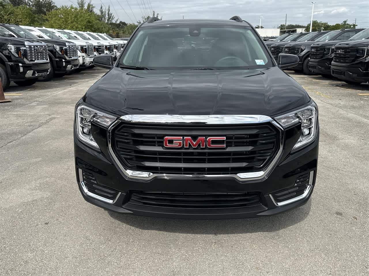 2024 GMC Terrain SLE 2