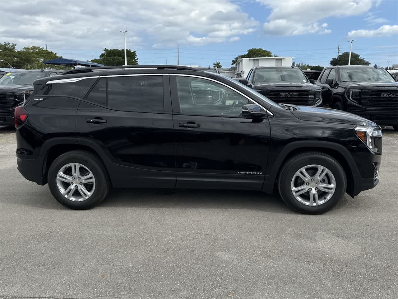 2024 GMC Terrain SLE 4