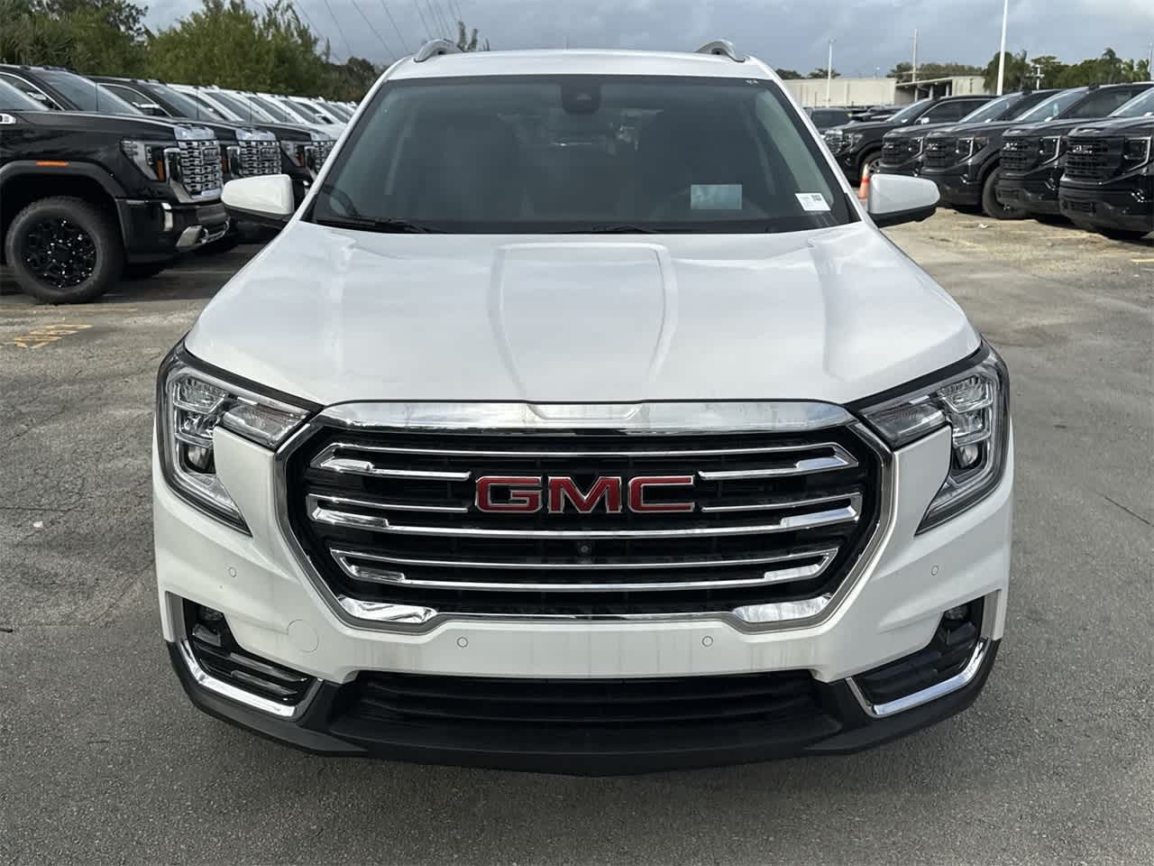 2024 GMC Terrain SLT 2