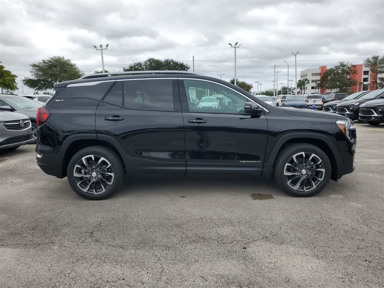 2024 GMC Terrain SLT 4