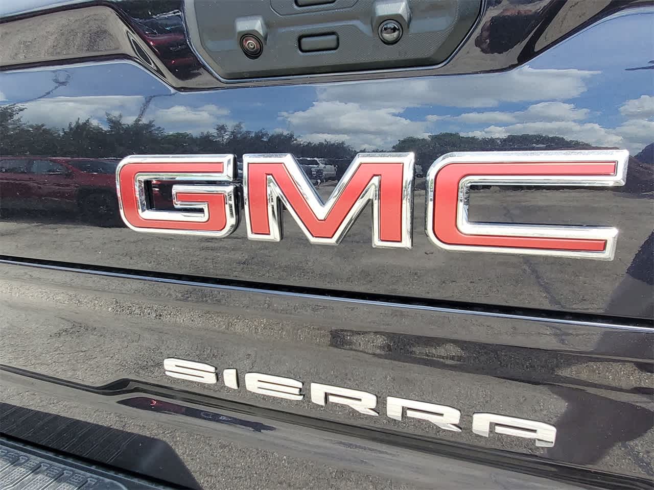 2023 GMC Sierra 1500 SLE 2WD Crew Cab 147 10