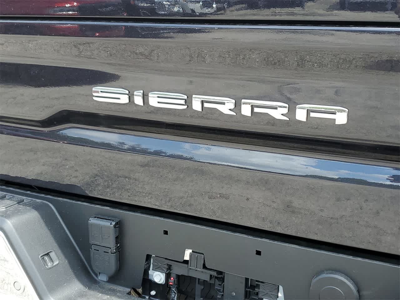2023 GMC Sierra 1500 SLE 2WD Crew Cab 147 11