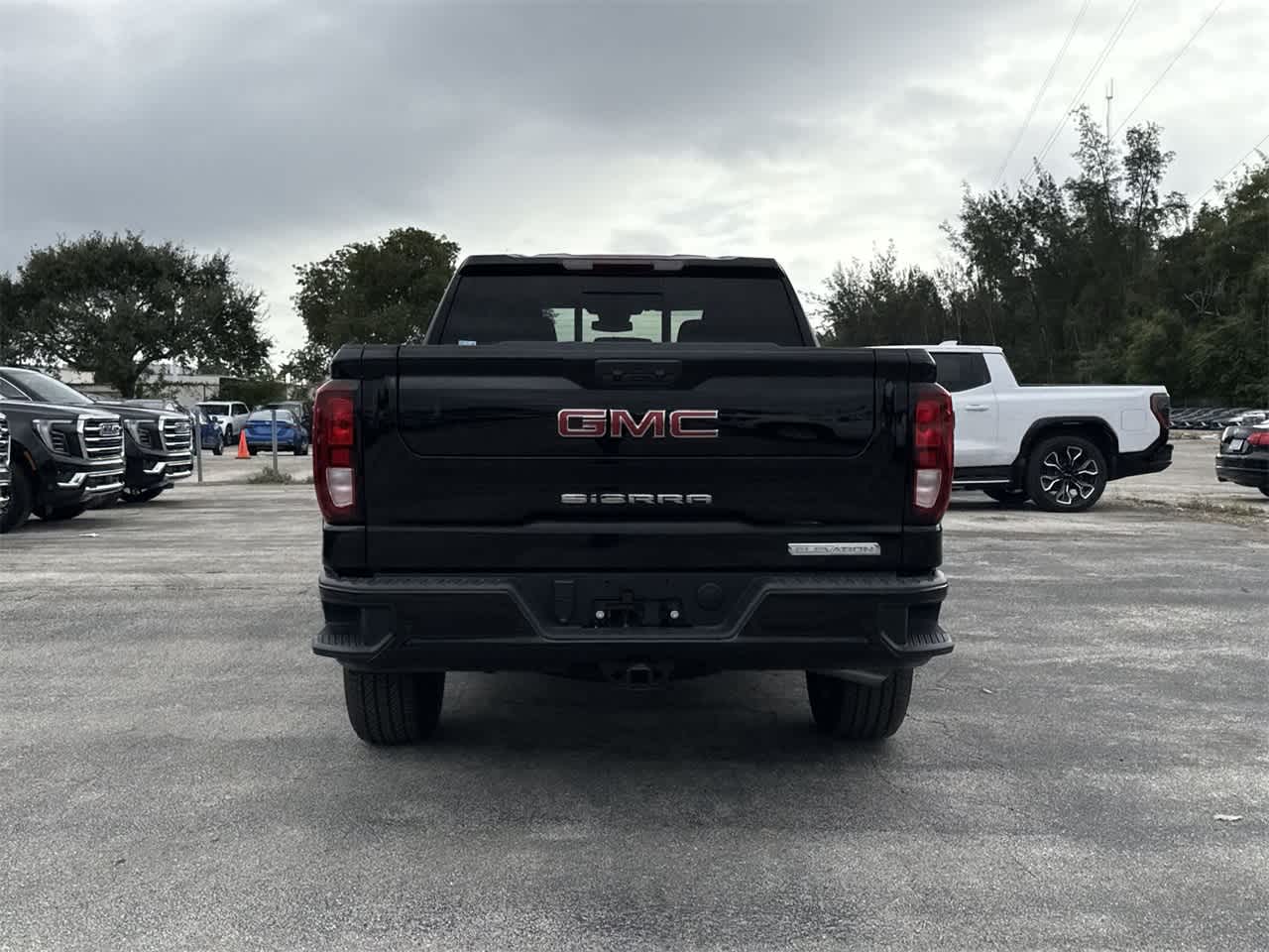 2025 GMC Sierra 1500 Elevation 5