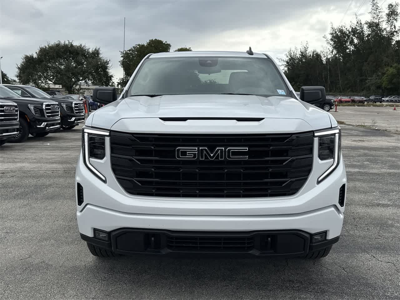 2025 GMC Sierra 1500 Elevation 8