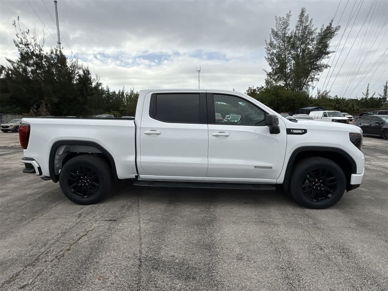 2025 GMC Sierra 1500 Elevation 10