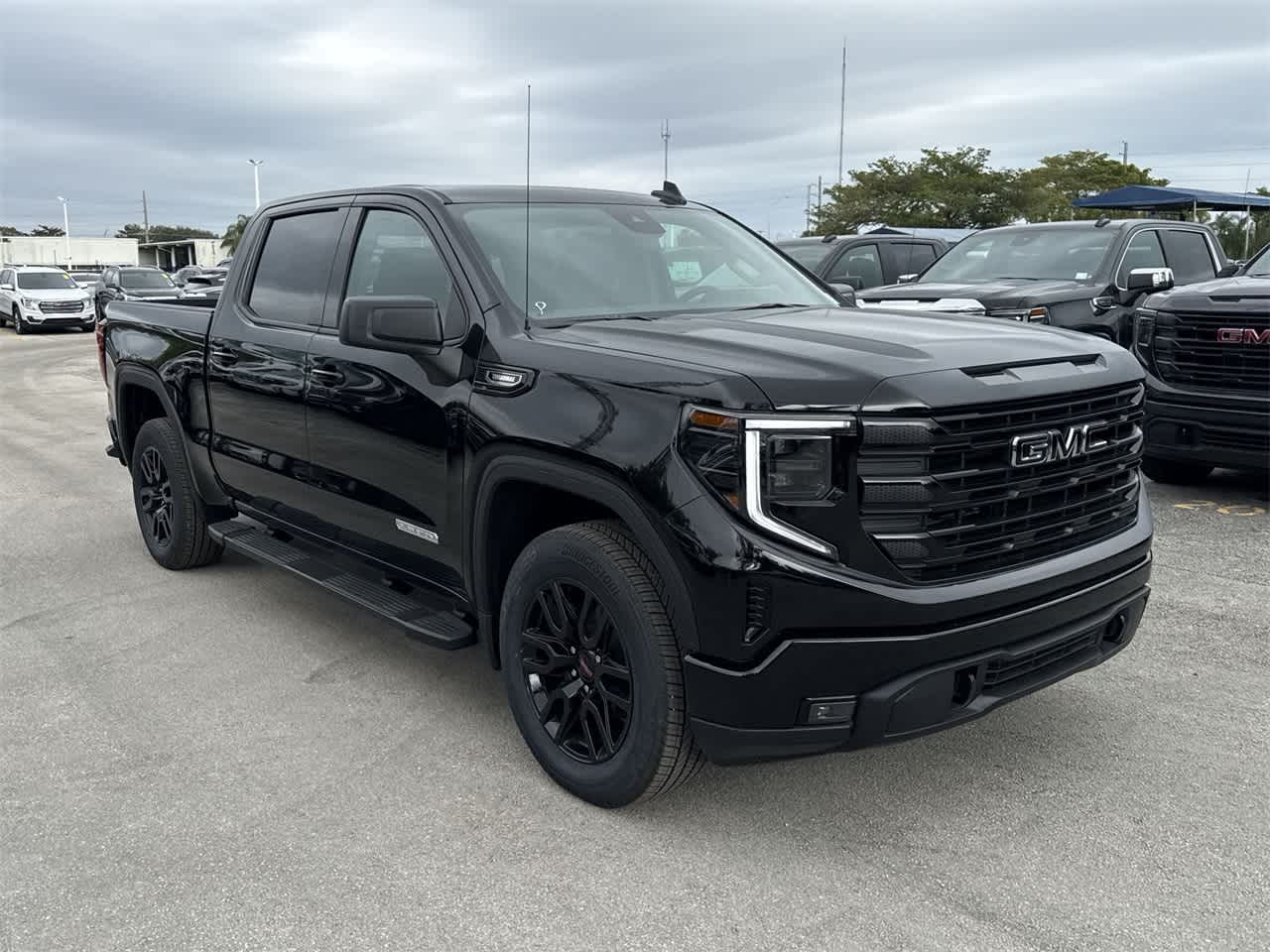 2025 GMC Sierra 1500 Elevation 3