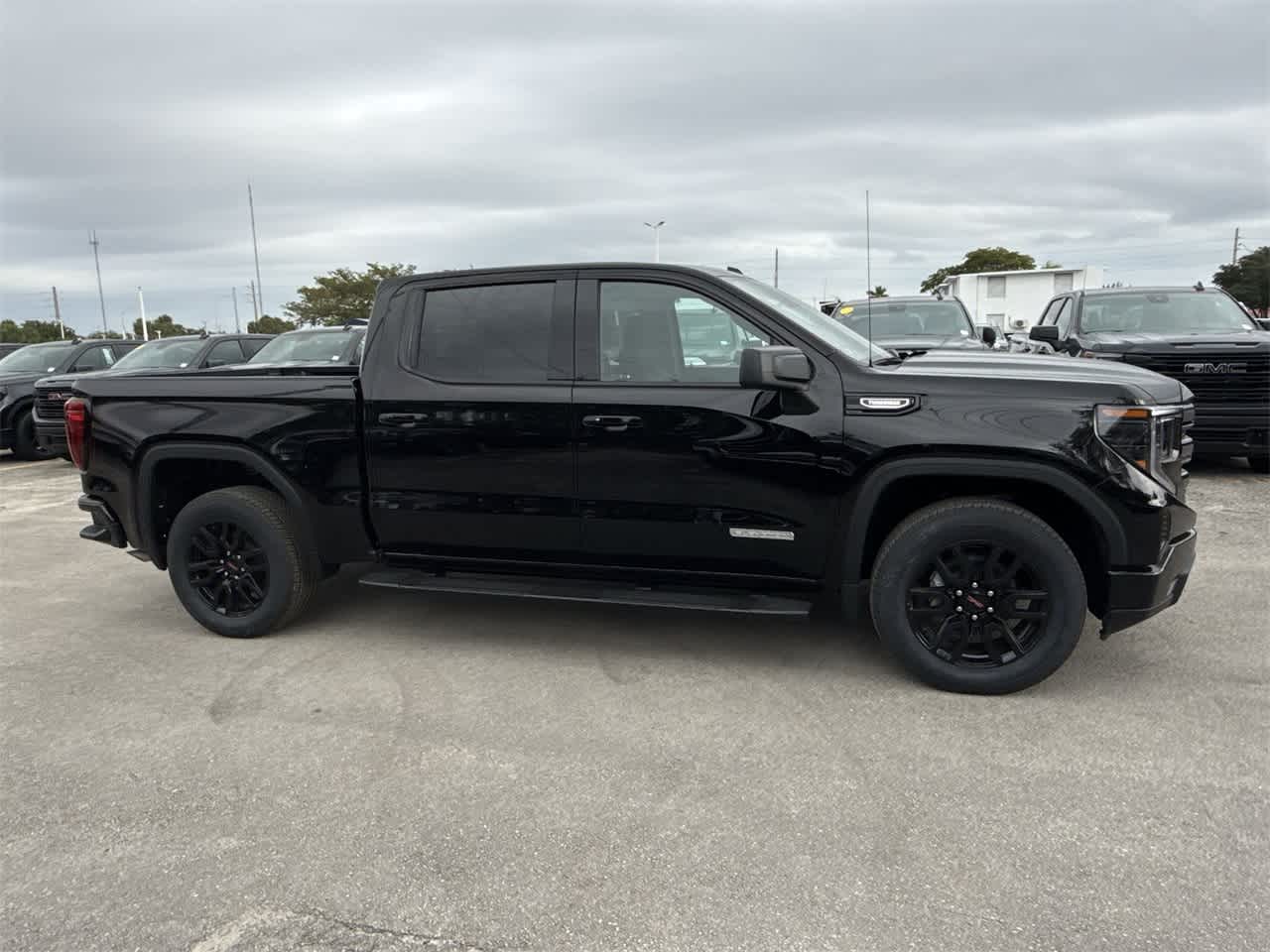 2025 GMC Sierra 1500 Elevation 4