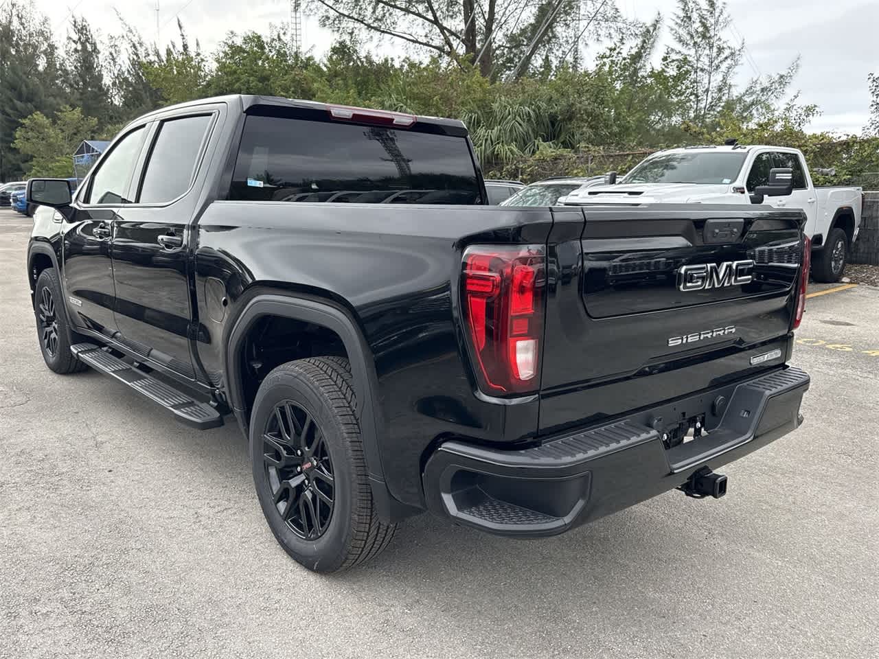 2025 GMC Sierra 1500 Elevation 7