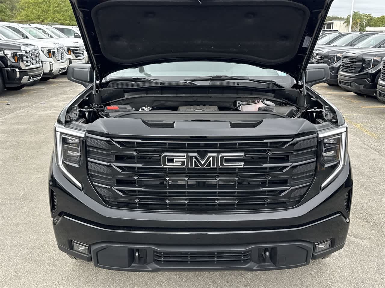 2025 GMC Sierra 1500 Elevation 10