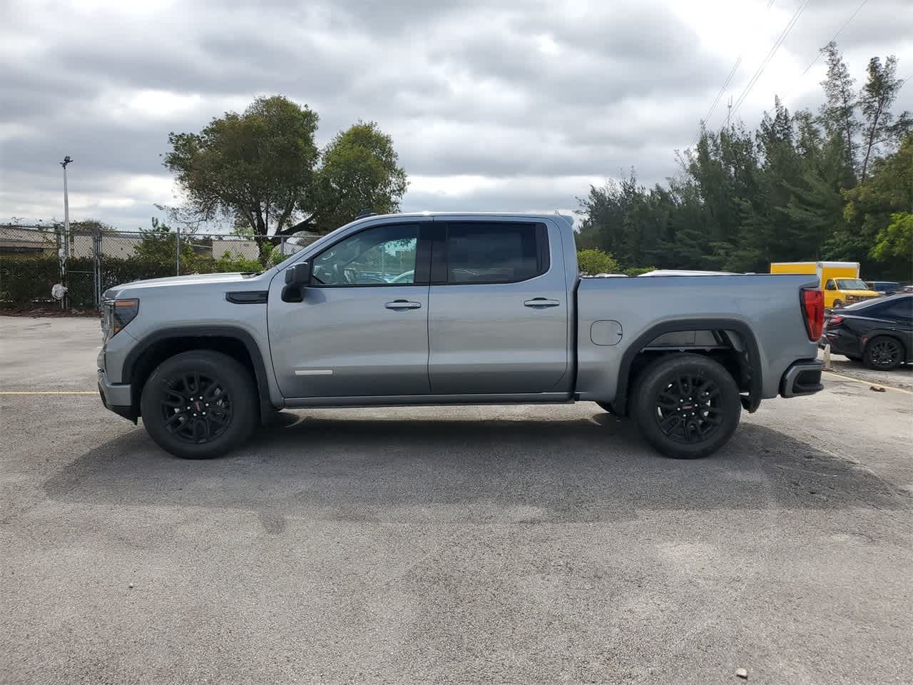 2024 GMC Sierra 1500 Elevation 2WD Crew Cab 147 8