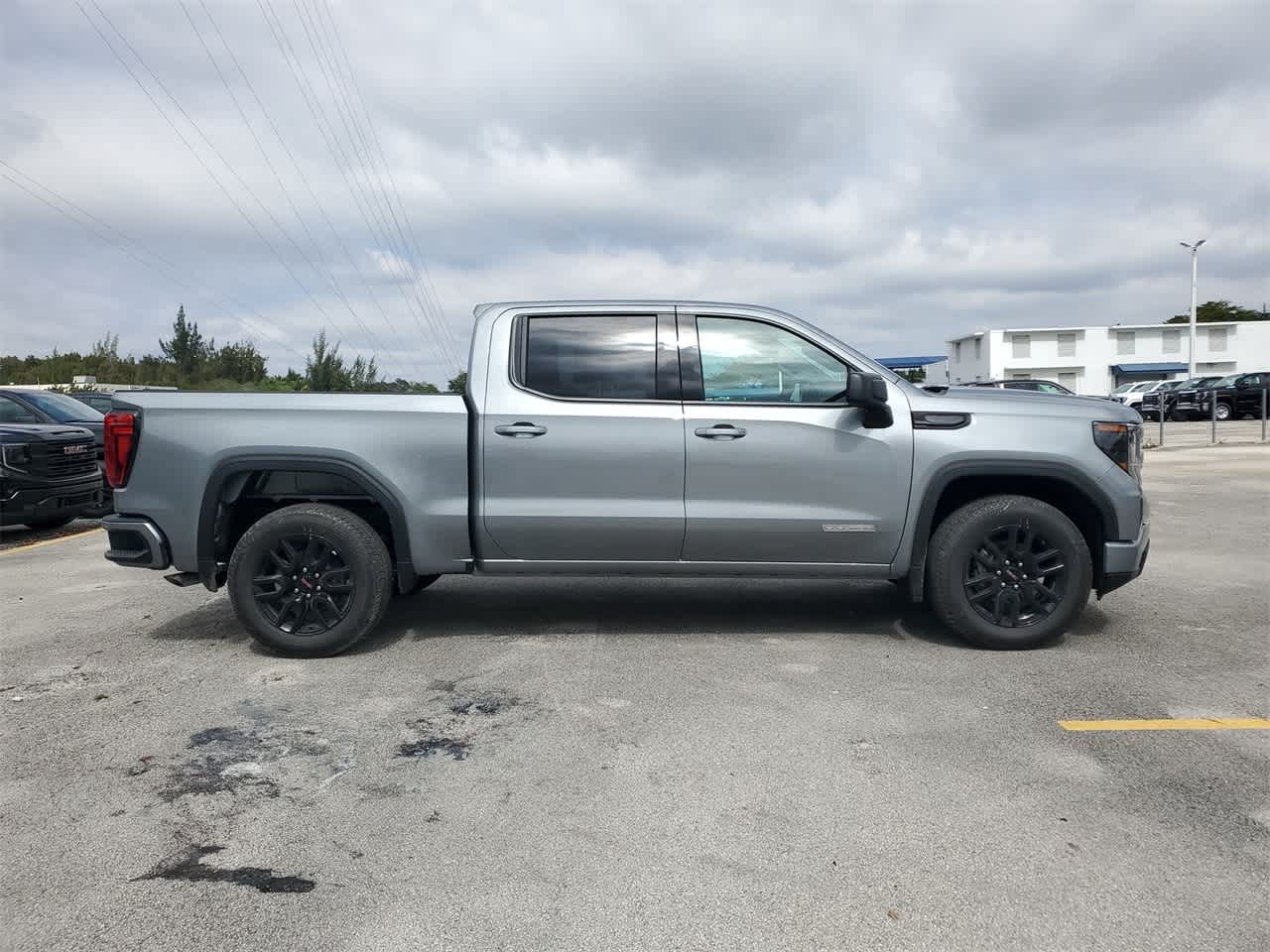 2024 GMC Sierra 1500 Elevation 2WD Crew Cab 147 4