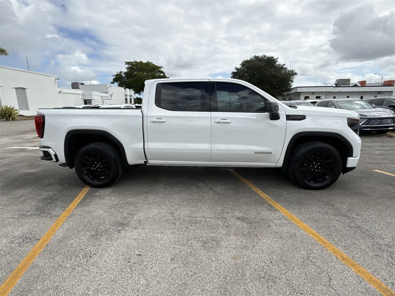 2023 GMC Sierra 1500 Elevation 2WD Crew Cab 147 4