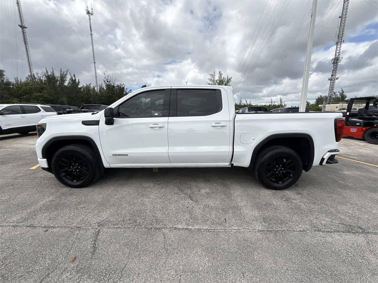 2023 GMC Sierra 1500 Elevation 2WD Crew Cab 147 8