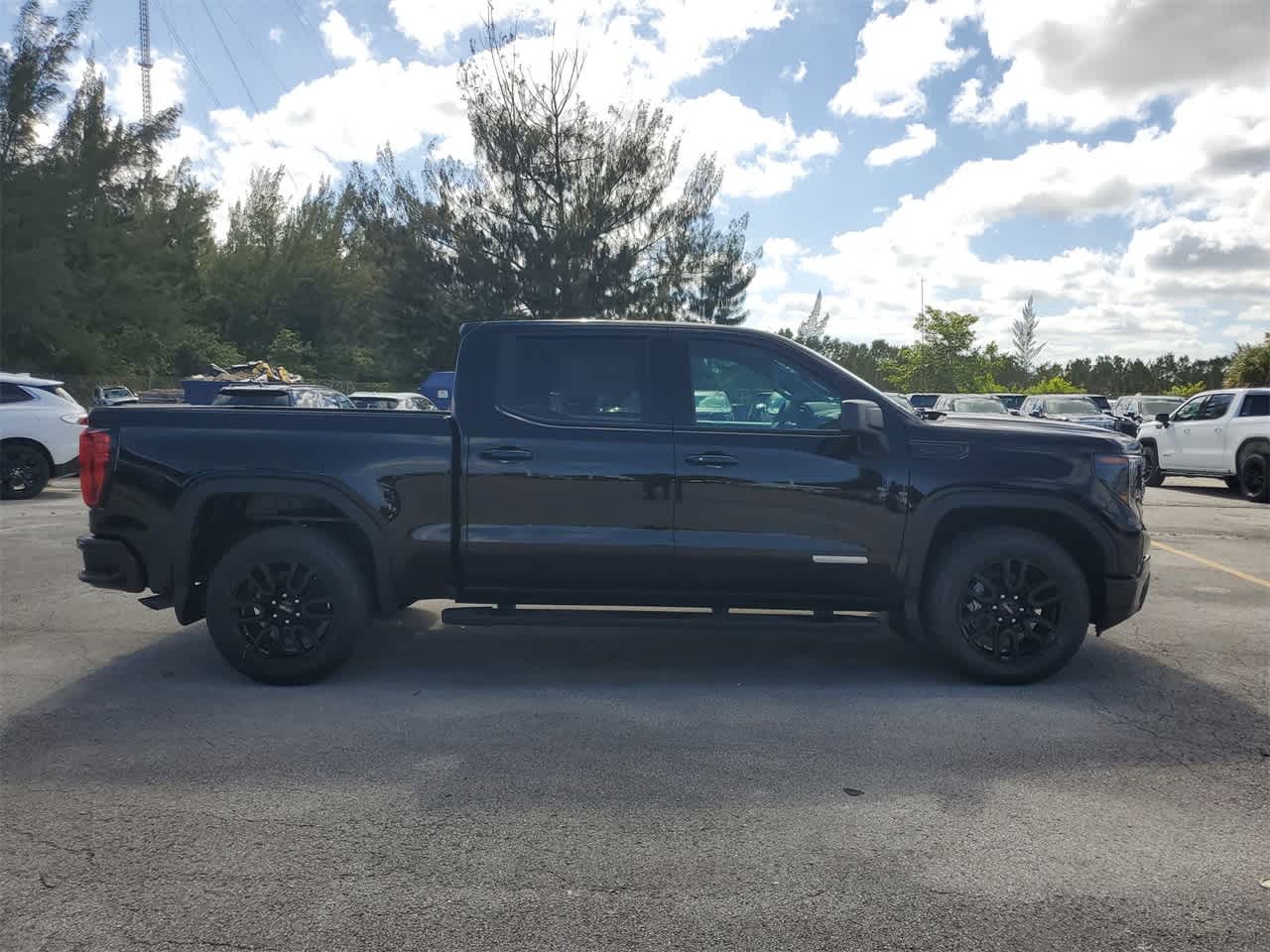 2024 GMC Sierra 1500 Elevation 2WD Crew Cab 147 4