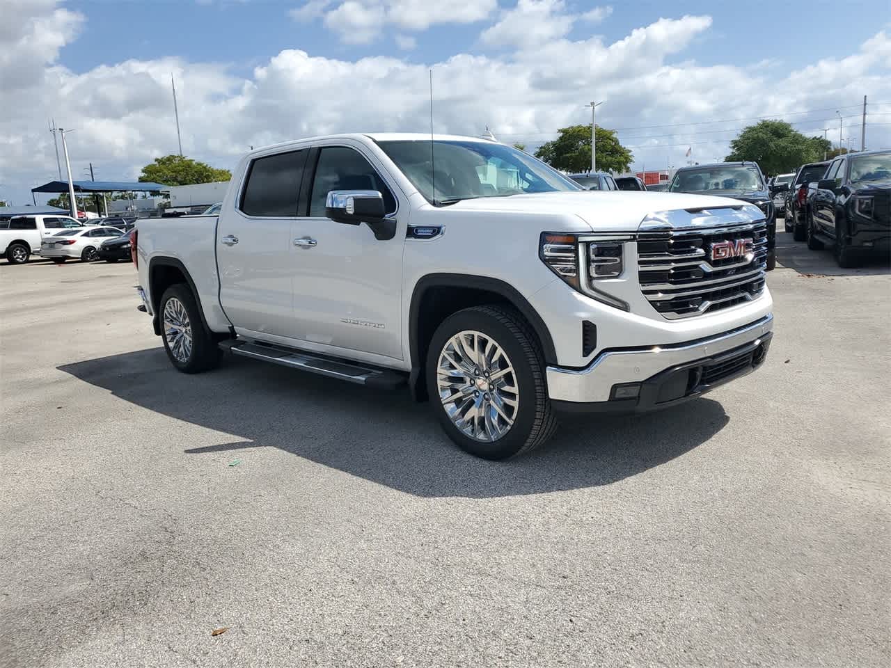 2024 GMC Sierra 1500 SLT 2WD Crew Cab 147 3