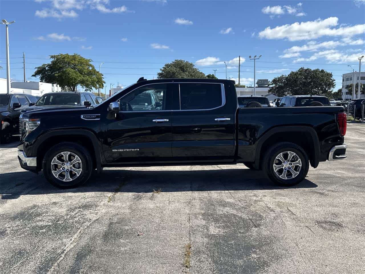 2024 GMC Sierra 1500 SLT 2WD Crew Cab 147 14