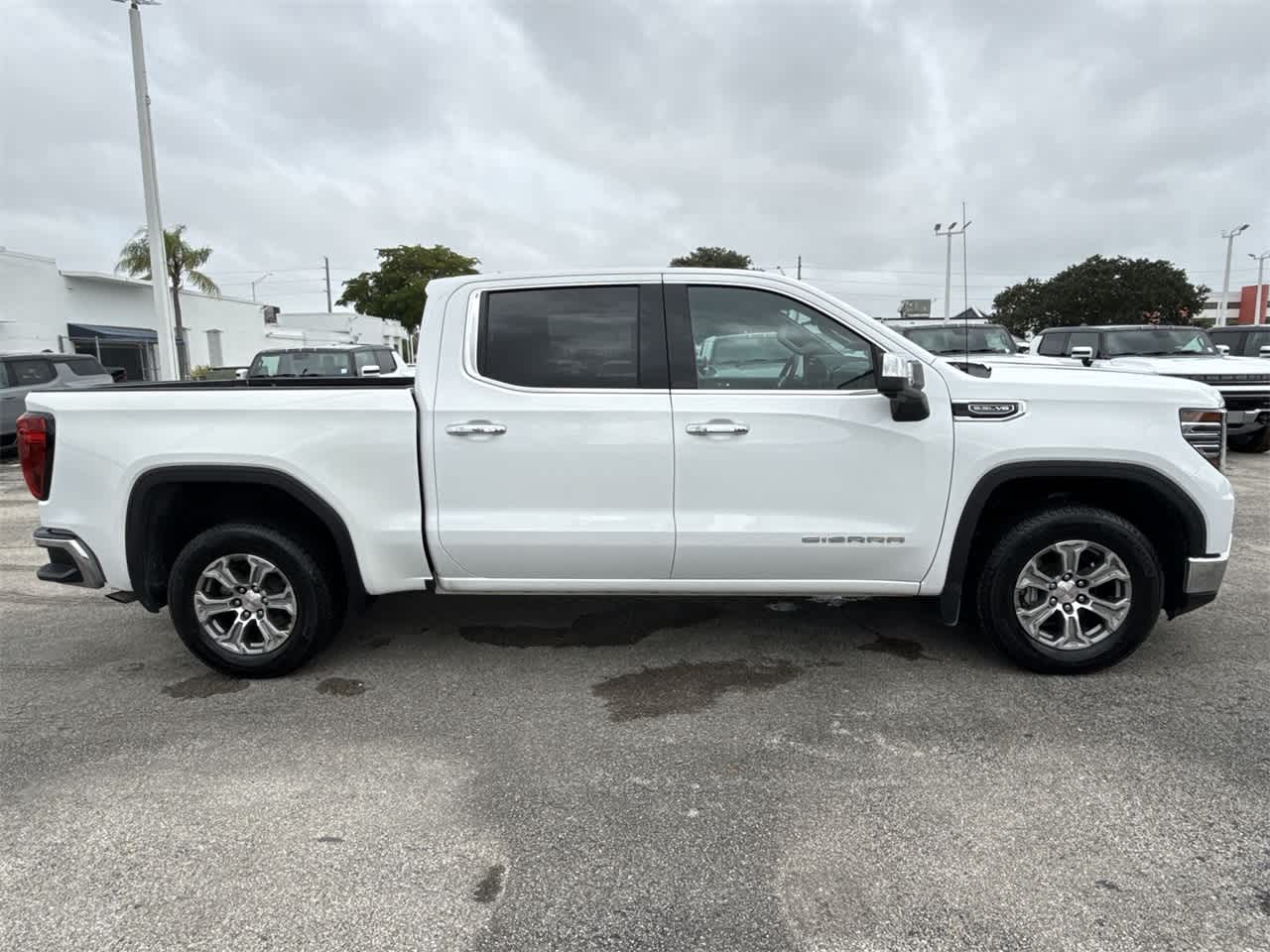 2024 GMC Sierra 1500 SLT 2WD Crew Cab 147 4