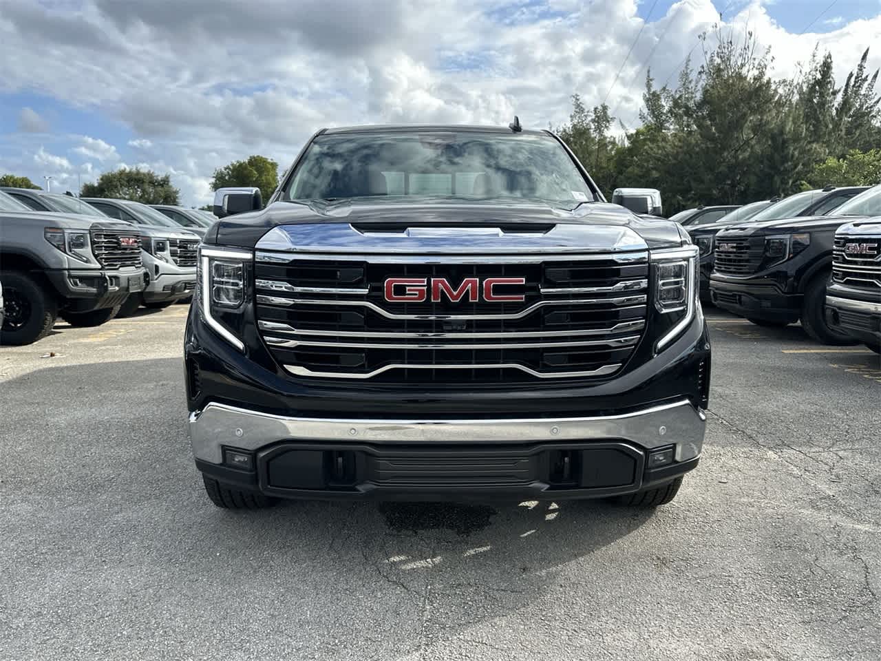 2024 GMC Sierra 1500 SLT 2WD Crew Cab 147 8