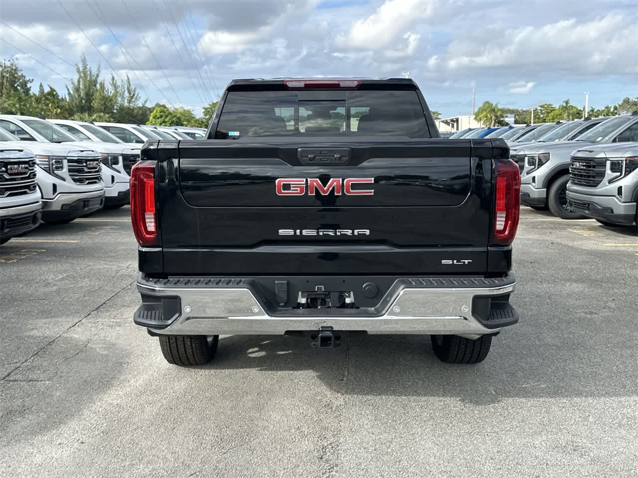 2024 GMC Sierra 1500 SLT 2WD Crew Cab 147 11