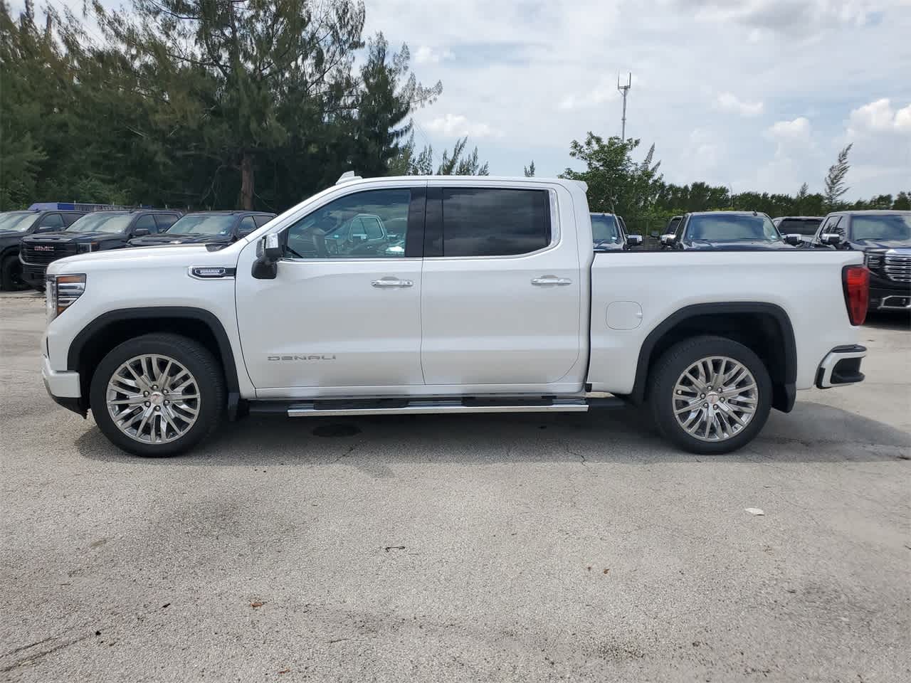 2024 GMC Sierra 1500 Denali 2WD Crew Cab 147 8