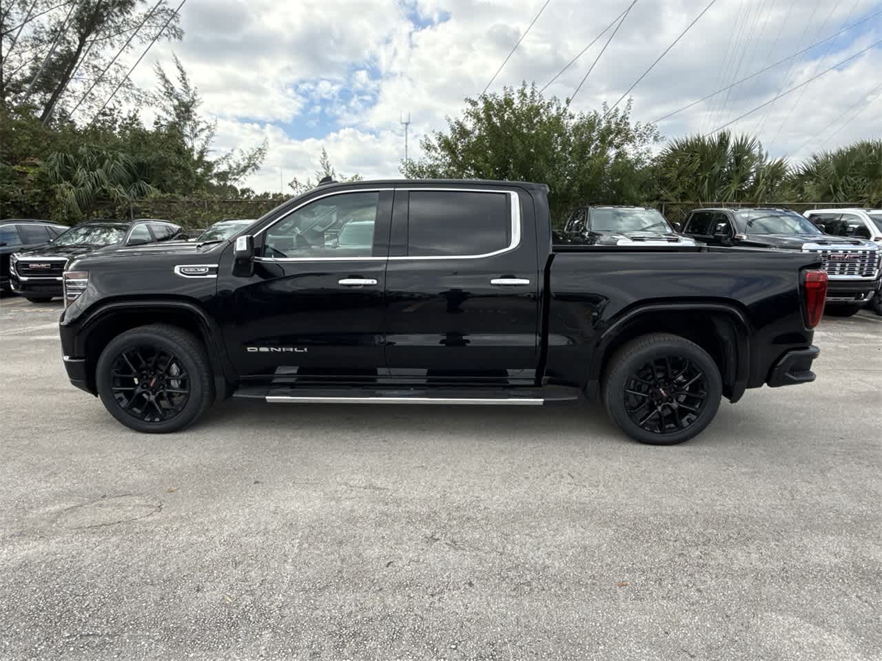 2024 GMC Sierra 1500 Denali 4WD Crew Cab 147 8