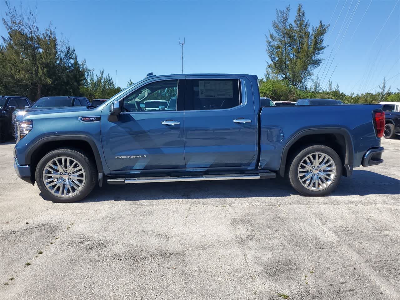 2024 GMC Sierra 1500 Denali 4WD Crew Cab 147 8