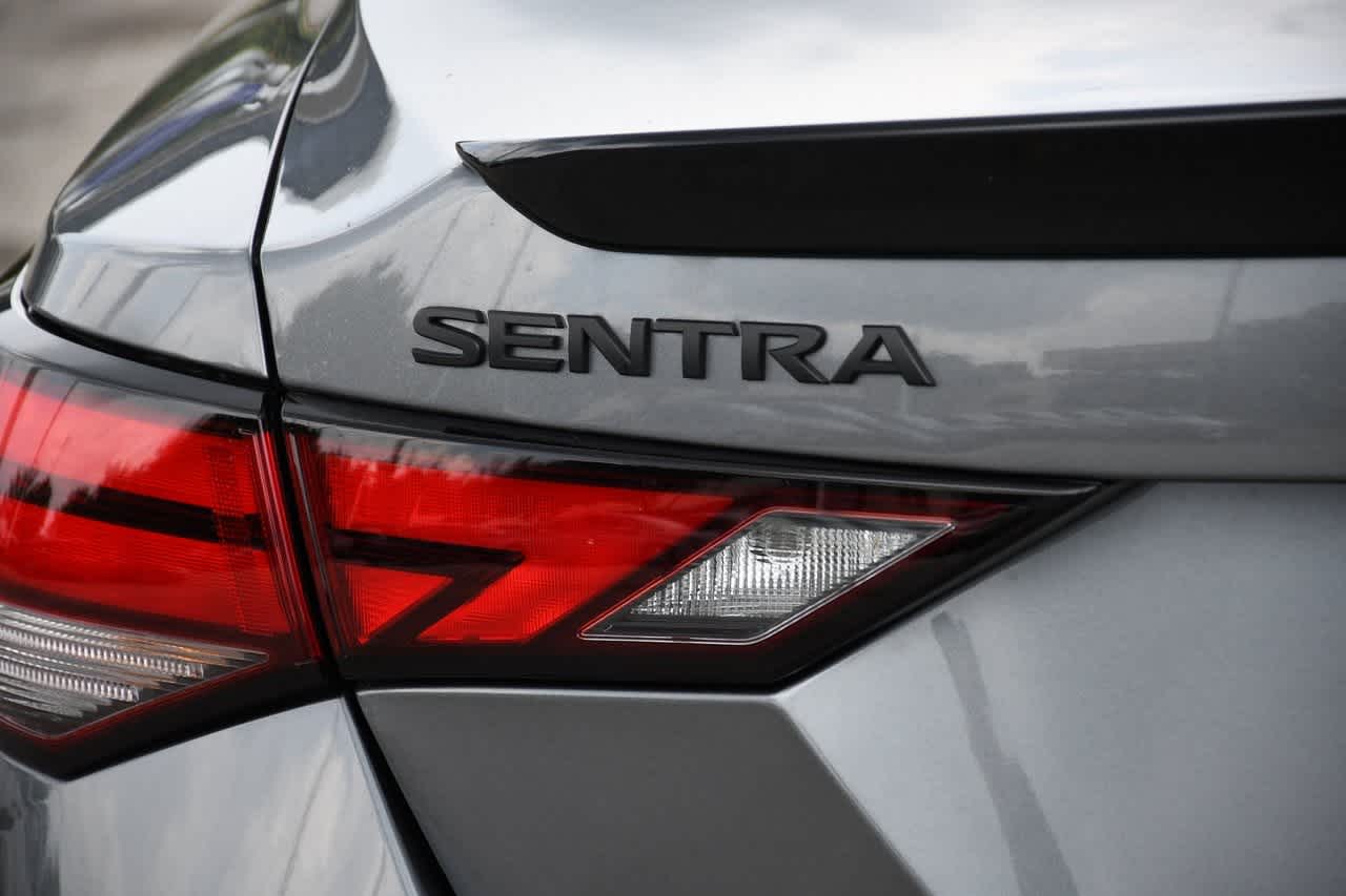 2022 Nissan Sentra SR 5