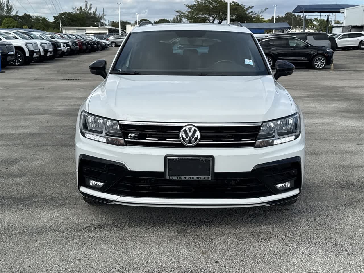 2020 Volkswagen Tiguan SE R-Line Black 2