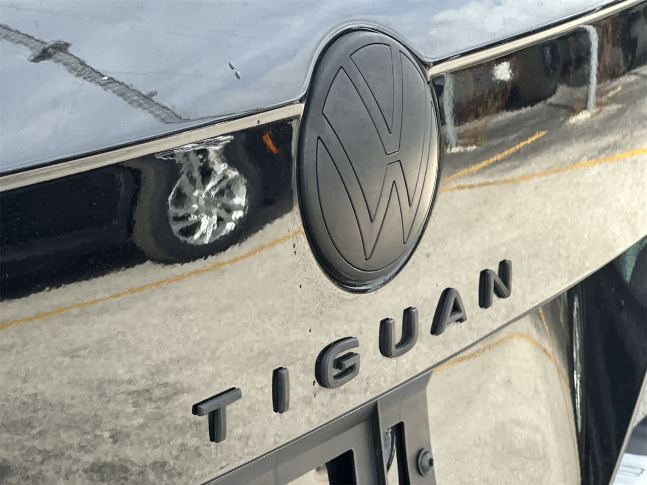 2023 Volkswagen Tiguan SE R-Line Black 12