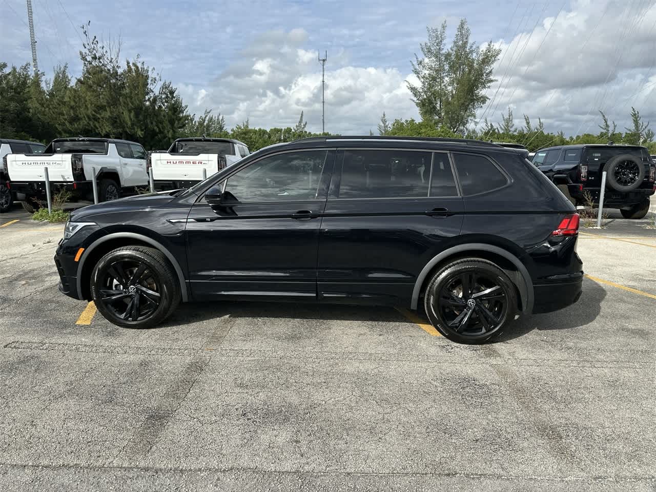 2023 Volkswagen Tiguan SE R-Line Black 14