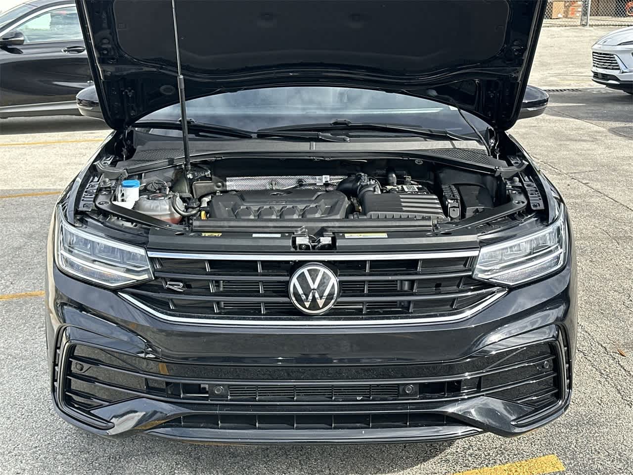 2023 Volkswagen Tiguan SE R-Line Black 16