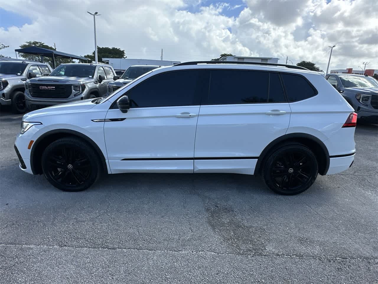 2022 Volkswagen Tiguan SE R-Line Black 8