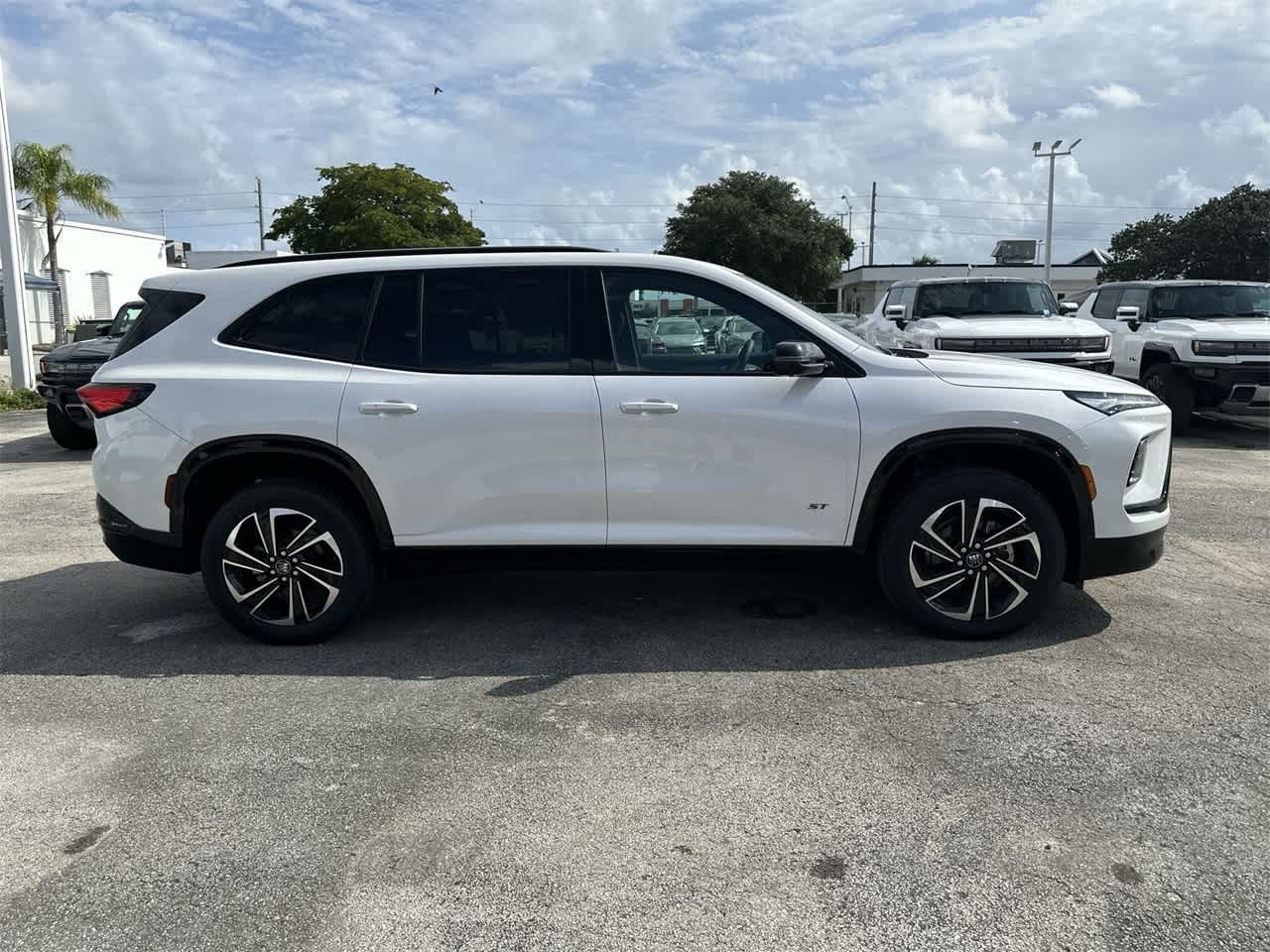 2025 Buick Enclave Sport Touring 10