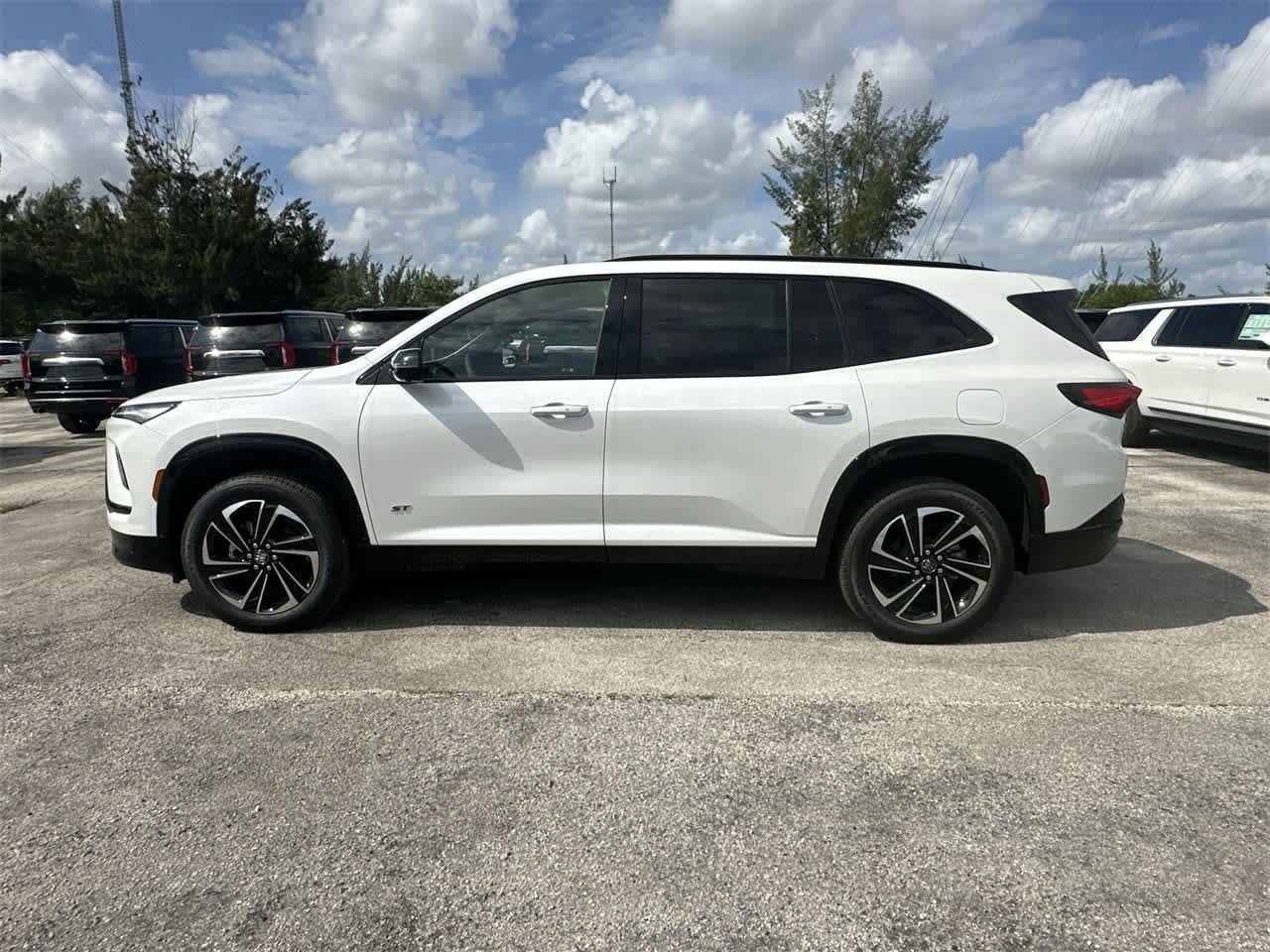 2025 Buick Enclave Sport Touring 14