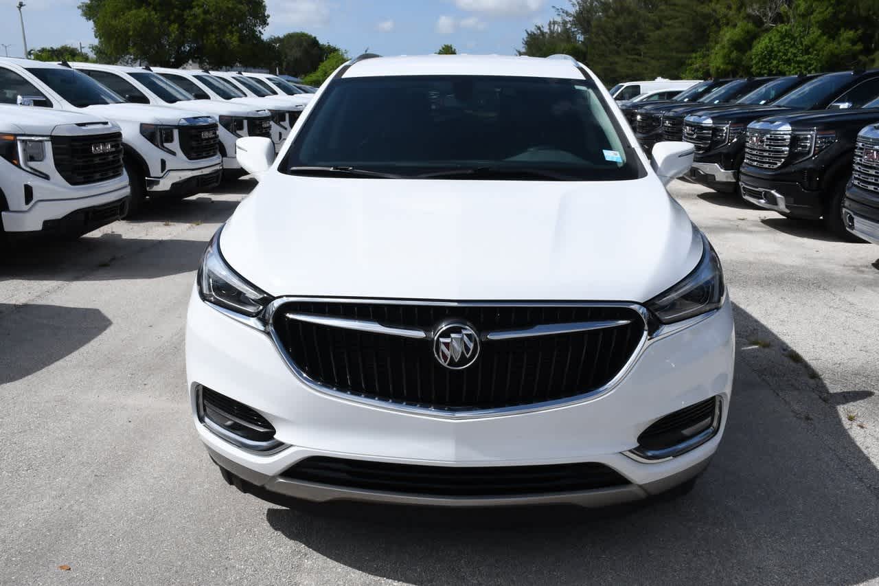 2021 Buick Enclave Essence 2