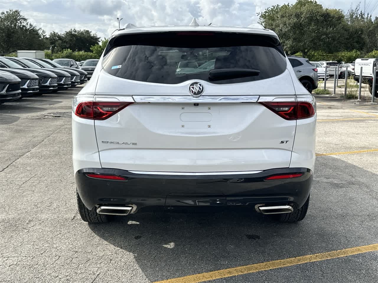 2022 Buick Enclave Essence 11