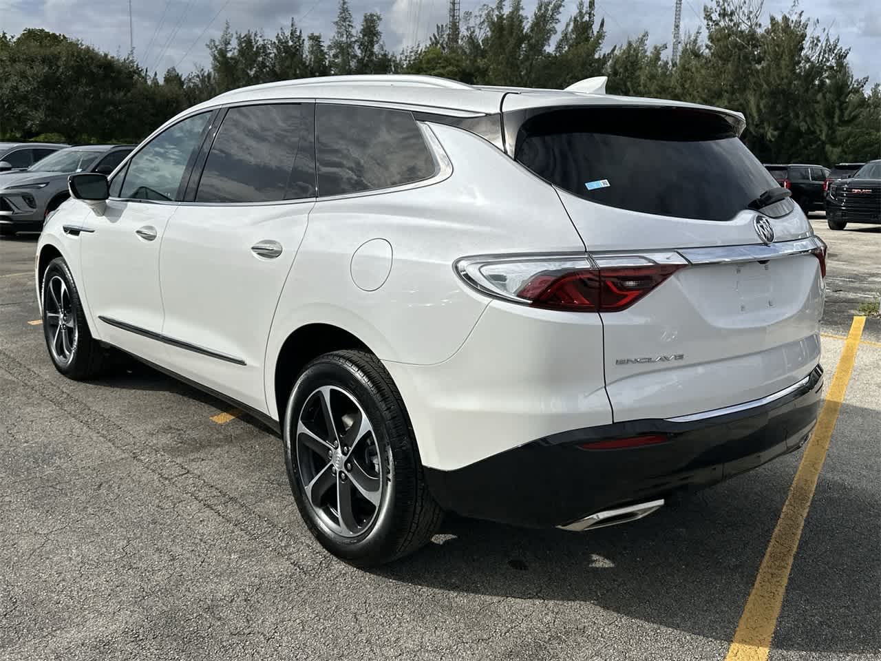 2022 Buick Enclave Essence 13