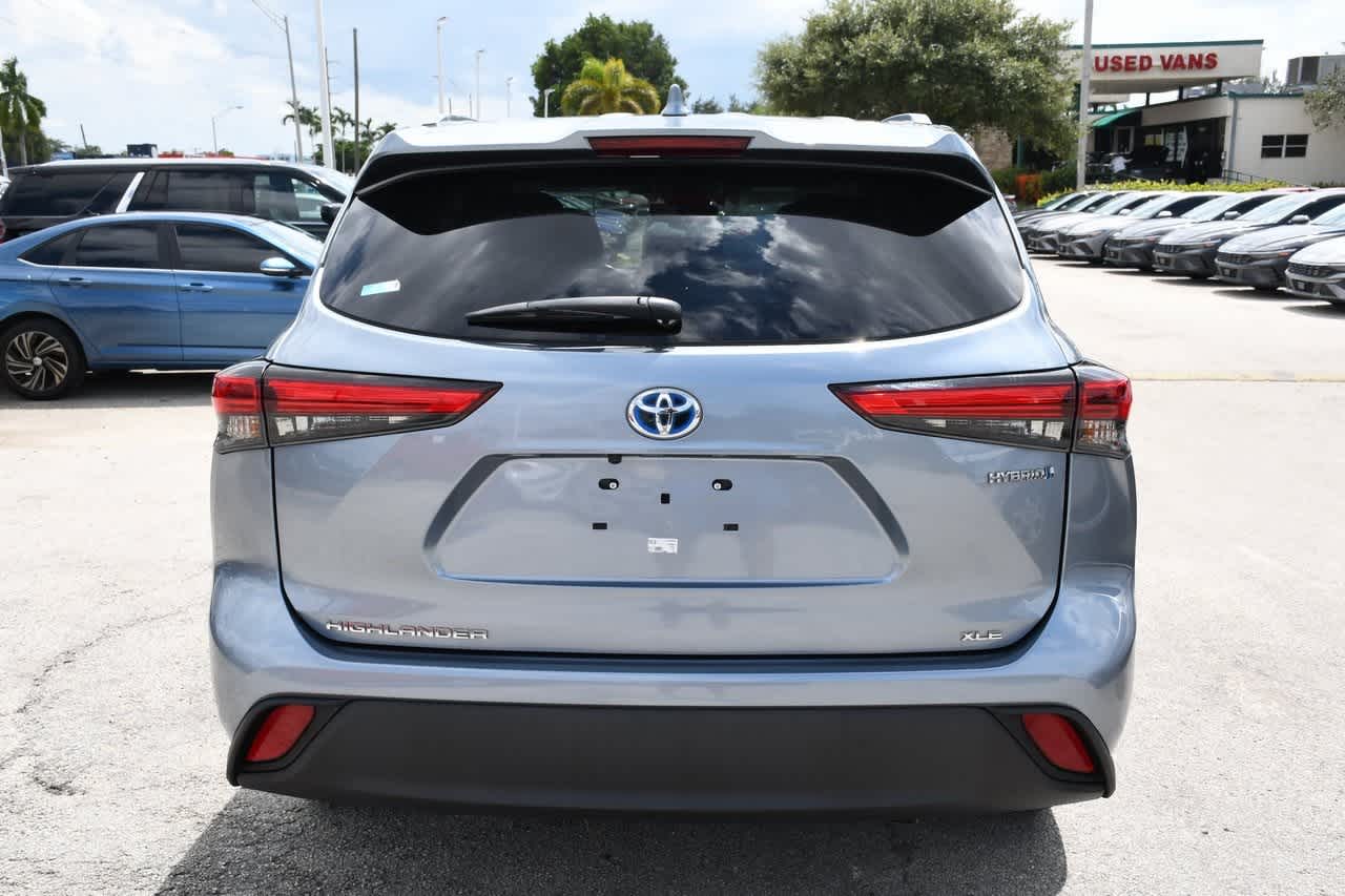 2021 Toyota Highlander Hybrid XLE 5