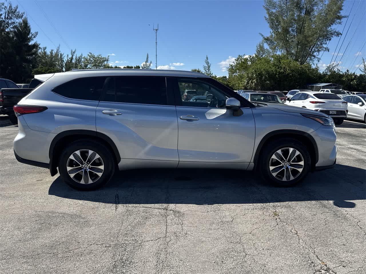 2023 Toyota Highlander XLE 10