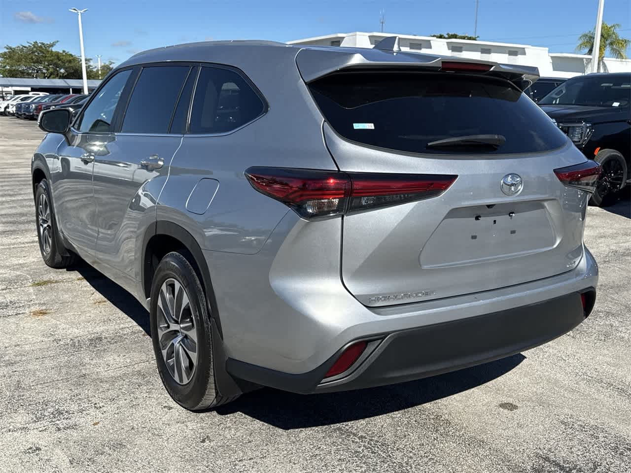 2023 Toyota Highlander XLE 13