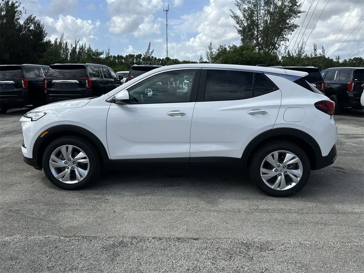 2025 Buick Encore GX Preferred 8