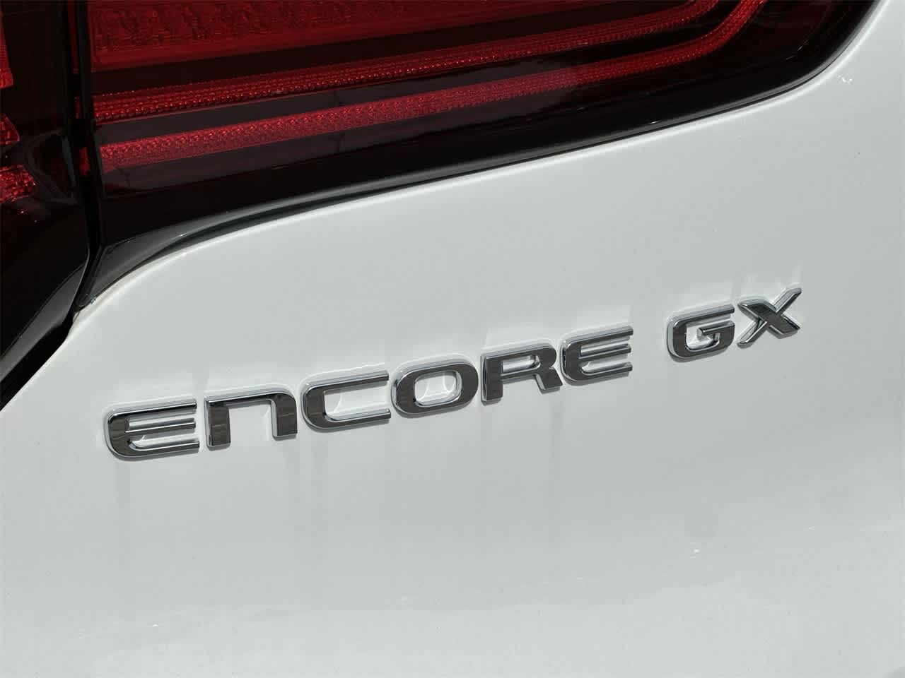 2025 Buick Encore GX Sport Touring 12