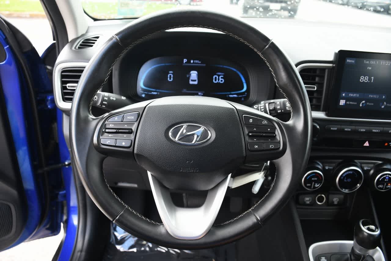 2023 Hyundai Venue SEL 15