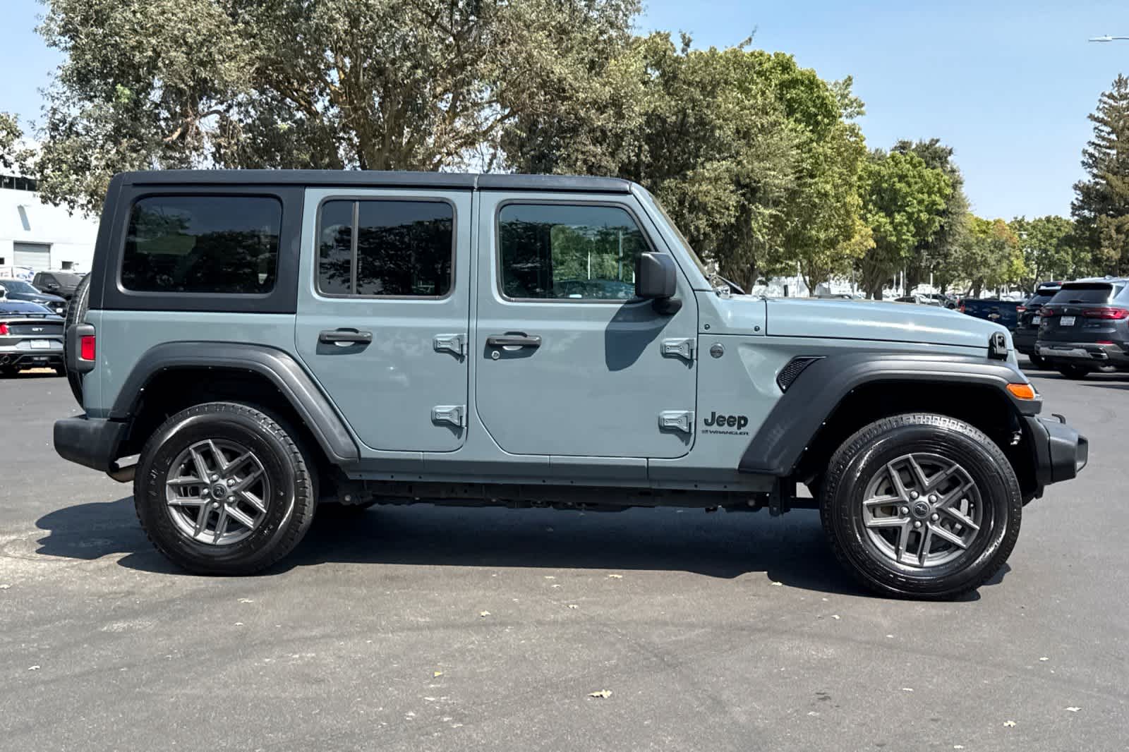 Used 2024 Jeep Wrangler SUV