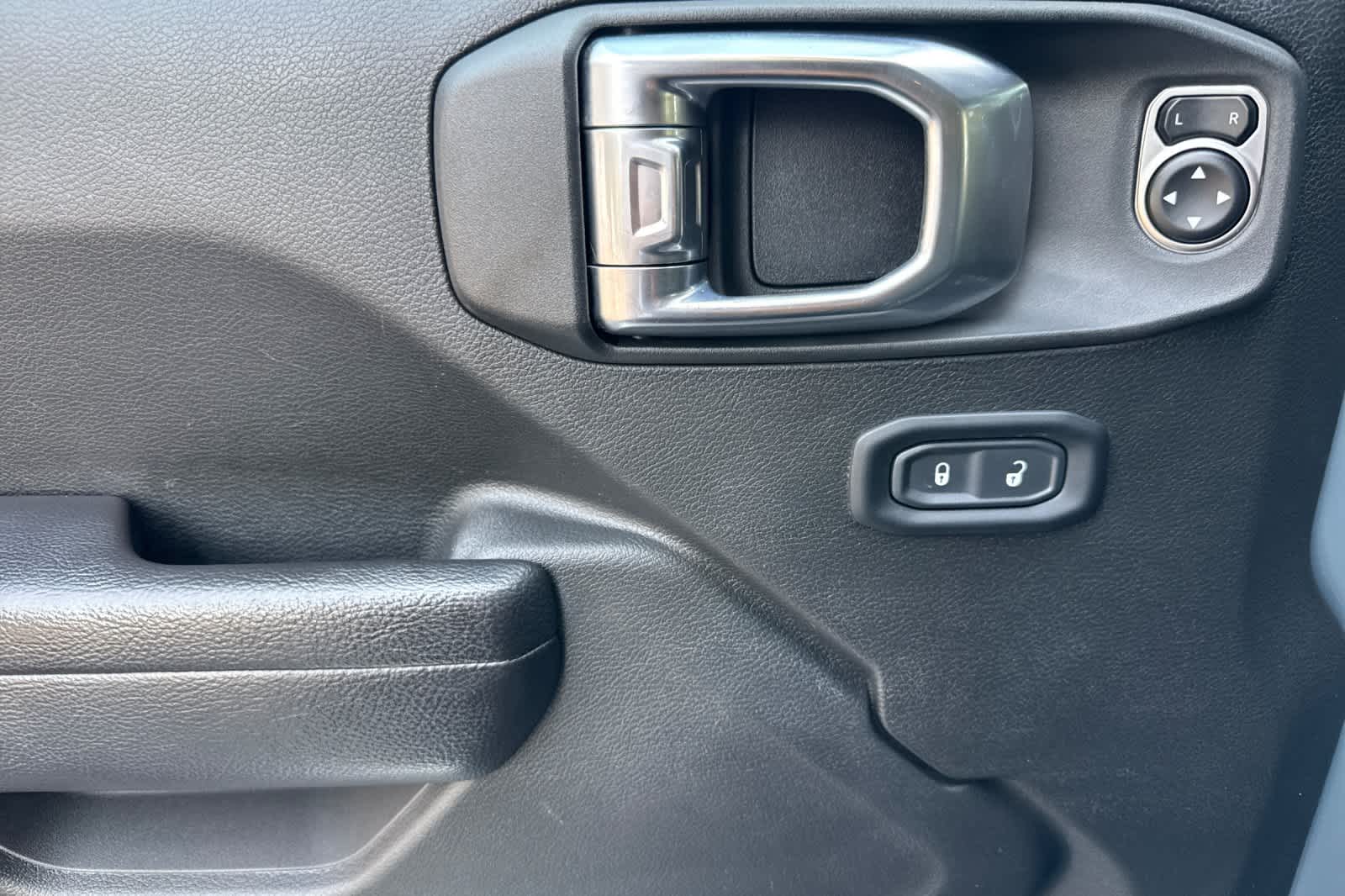 Used 2024 Jeep Wrangler SUV